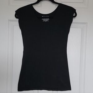 DE COLLECTION Scoop Neck Wonder Tee Size Small